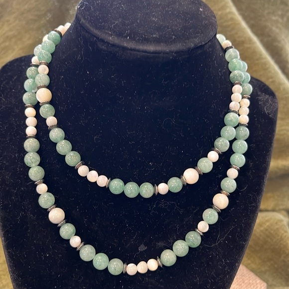 Jewelry - Adventurine & Mother of Pearl Bead Necklace